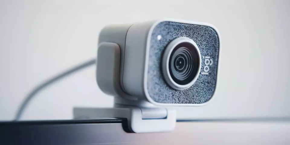 Webcam-attached-to-a-computer-monitor